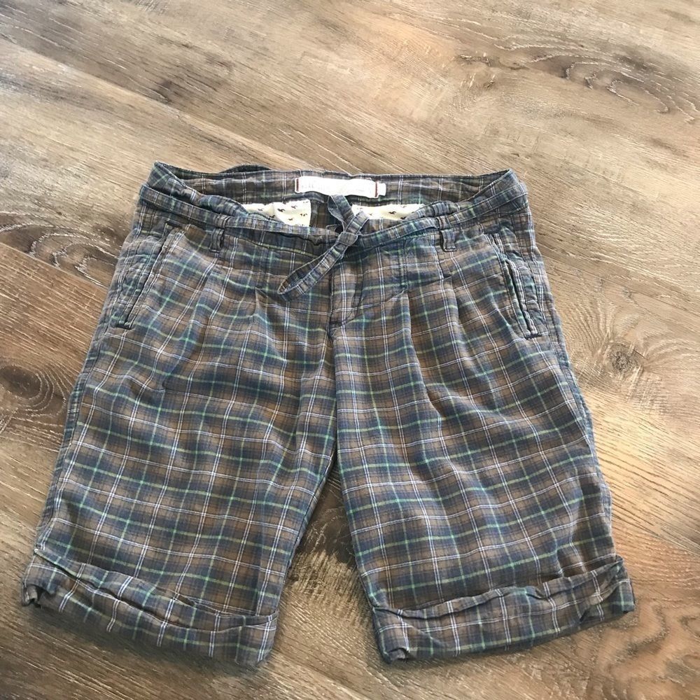 Hollister Plaid Cargo Shorts in Brown and Blue